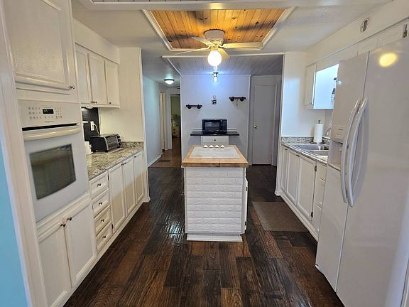 5th image of 185 Rainbow Ln W