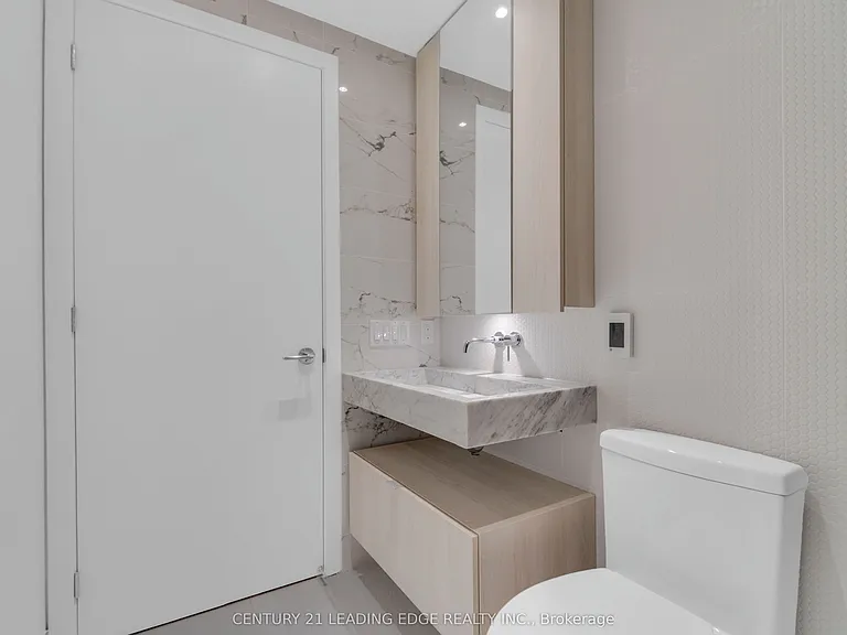 11 Yorkville Ave #3005 — Photo 29