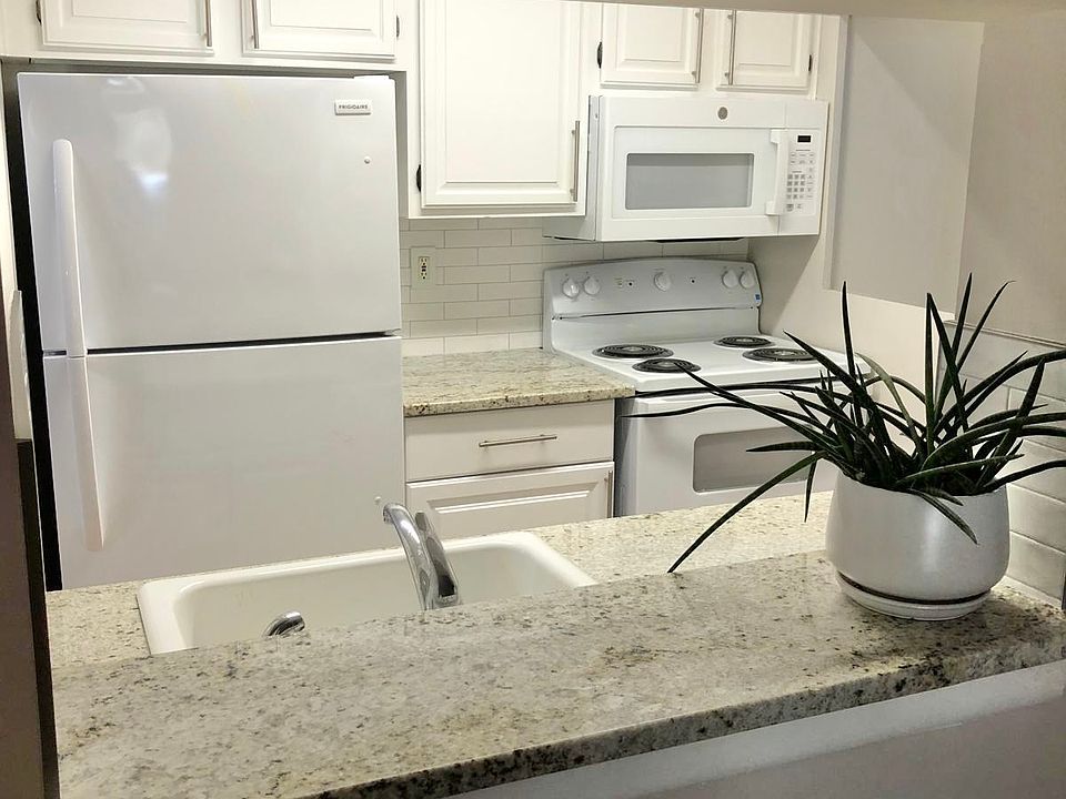1st image of 2210 Ravens Crest Dr