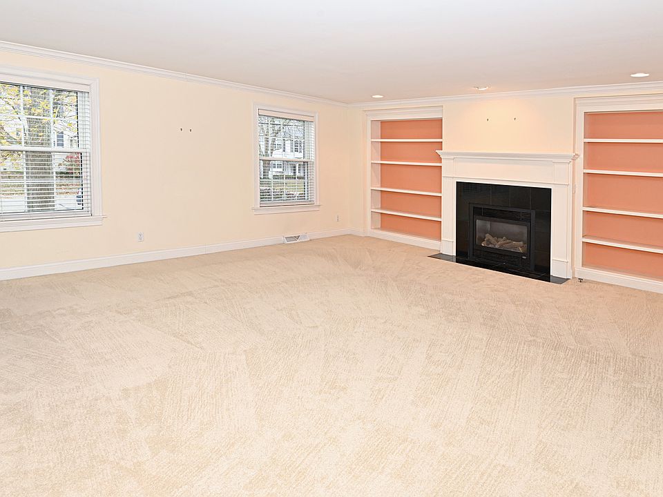 2nd image of 3690 Ashworth Dr #A