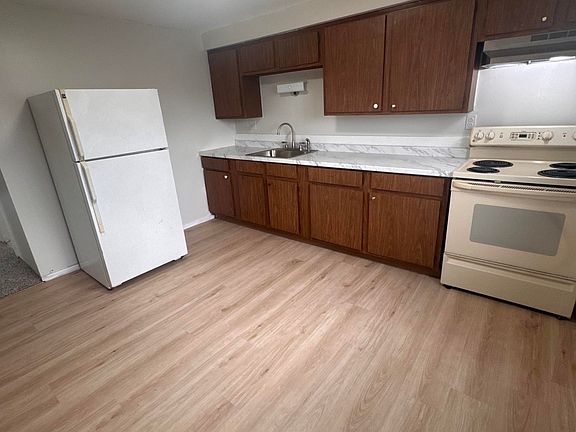 2nd image of 1891 Brooks Avenue Ext #1879-11