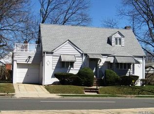 80-15 Little Neck Pkwy, GLEN OAKS, NY 11004