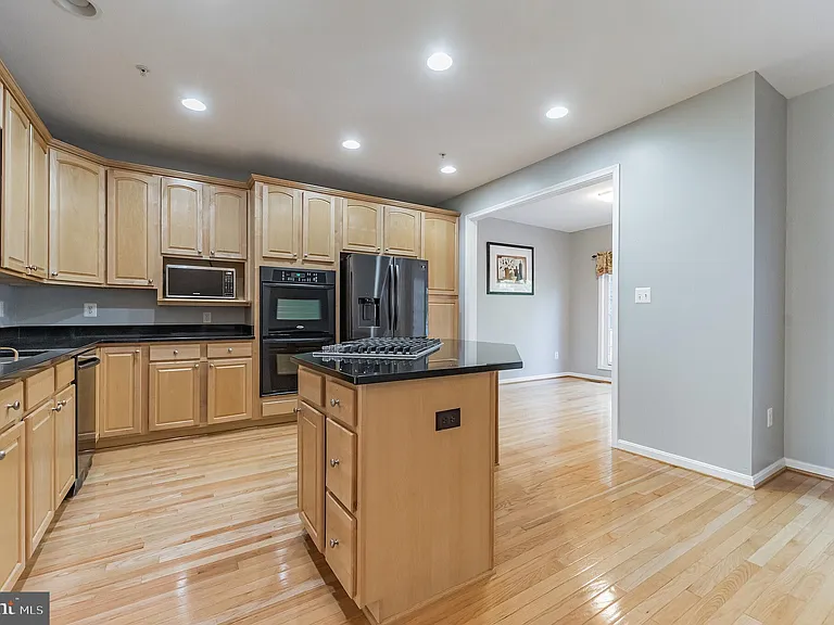 4858 Lee Hollow Pl — Photo 12