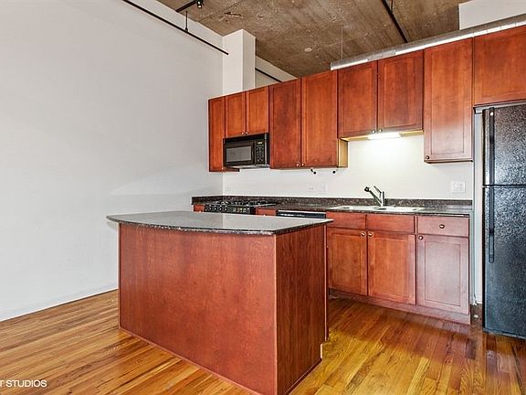 5th image of 758 N Larrabee St APT 714