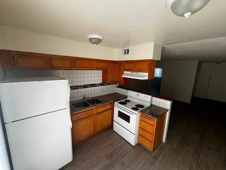 761 E Twain Ave #4 — Photo 3