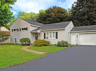 220 Fetzner Rd, Rochester, NY 14626