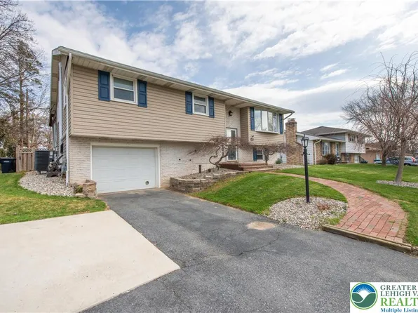 2740 Stonewood Dr, Bethlehem, PA 18017