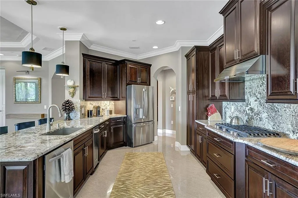 3 bed, 3.5 bath, 2950 sqft, $19,500 — Photo 3