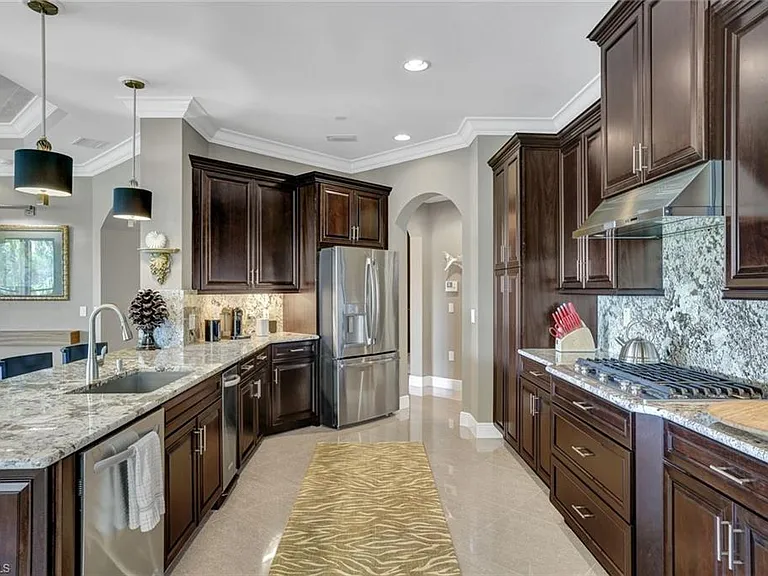 2772 Tiburon Blvd E #5-102 — Photo 3