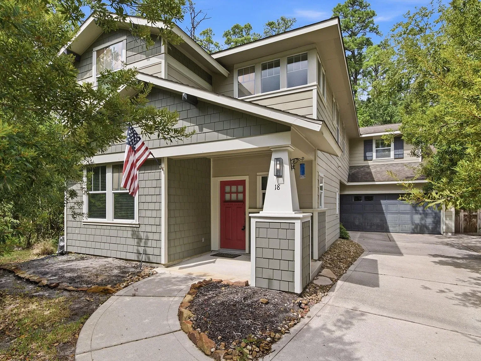 4 bed, 2.5 bath, 2482 sqft, $3,650 — Photo 2