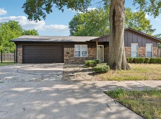 1102 W 16th Pl, Claremore, OK 74017