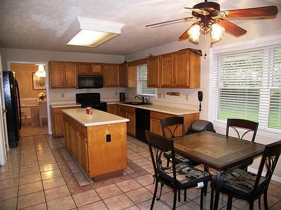 3rd image of 339 Rachel Ln