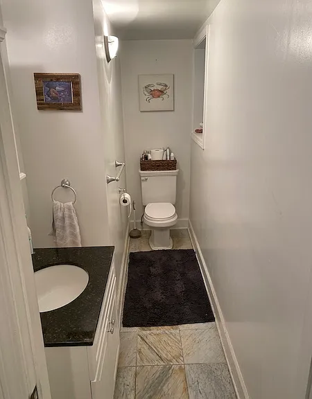 1032 W Oakdale Ave #G — Photo 12