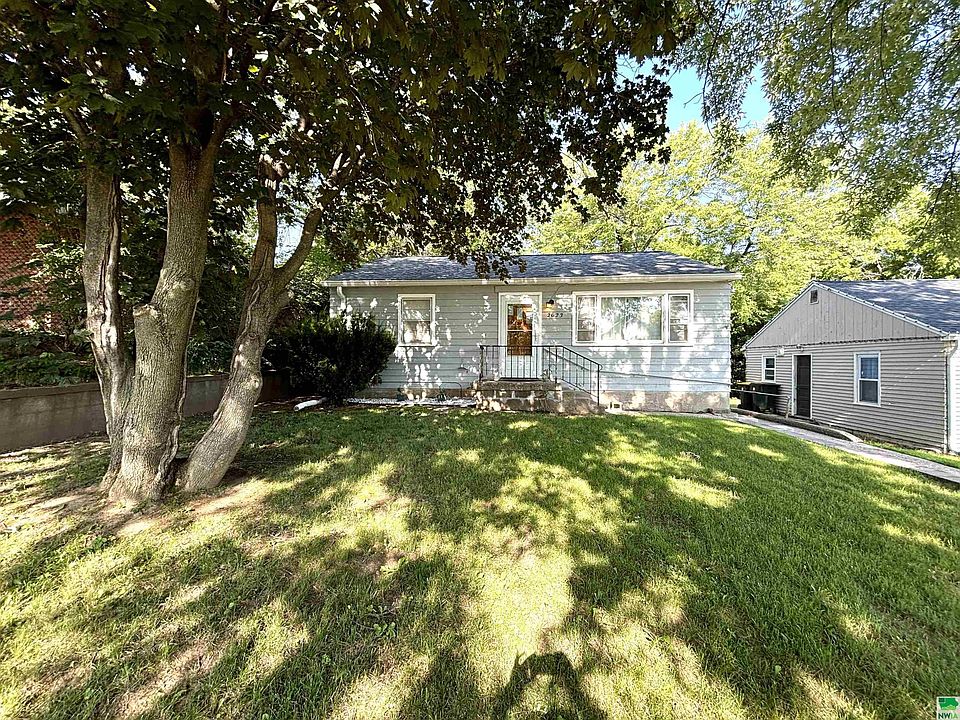 1st image of 2623 Douglas St