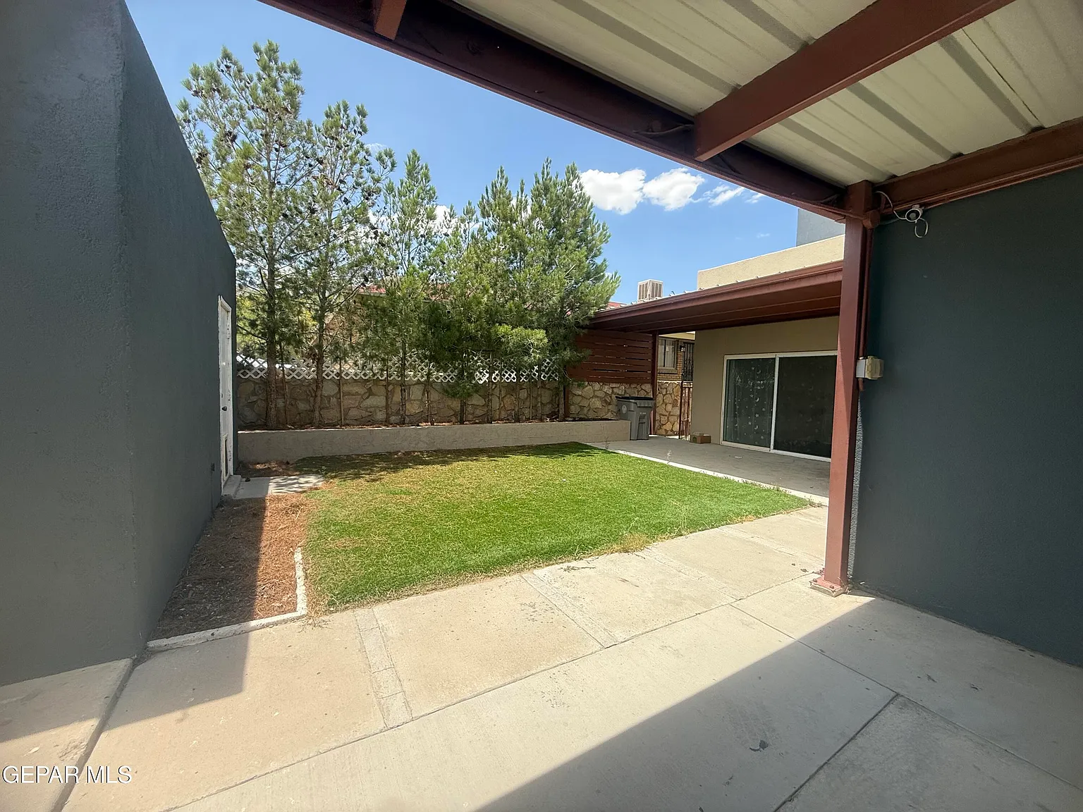 3 bed, 2.0 bath, 1168 sqft, $1,650 — Photo 1