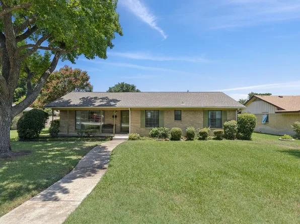 1837 Baxley Dr, Carrollton, TX 75006