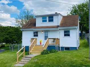 617 D St, Staunton, VA 24401