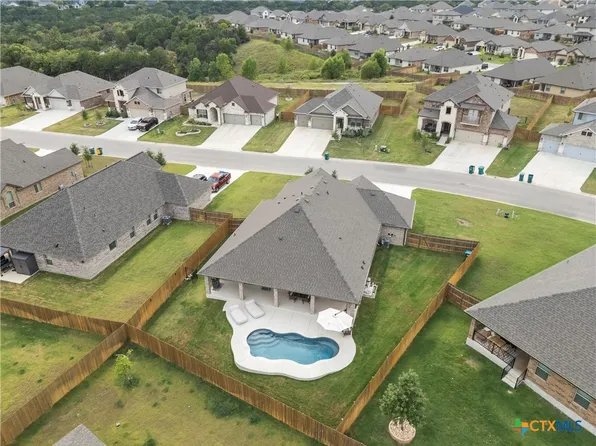 5743 St Charles Dr, Belton, TX 76513