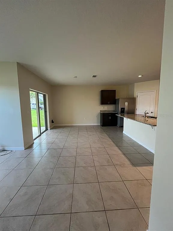 4 bed, 2.0 bath, 1436 sqft, $2,600 — Photo 3