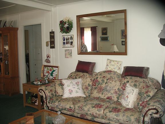 5th image of 58 Oak St