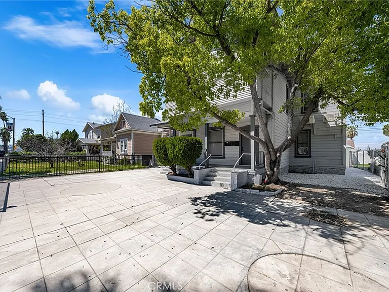 927 Orange St — Photo 3