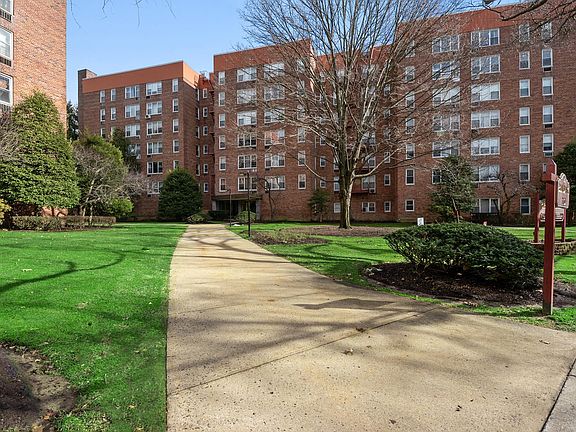 2nd image of 110 Dehaven Dr APT 623