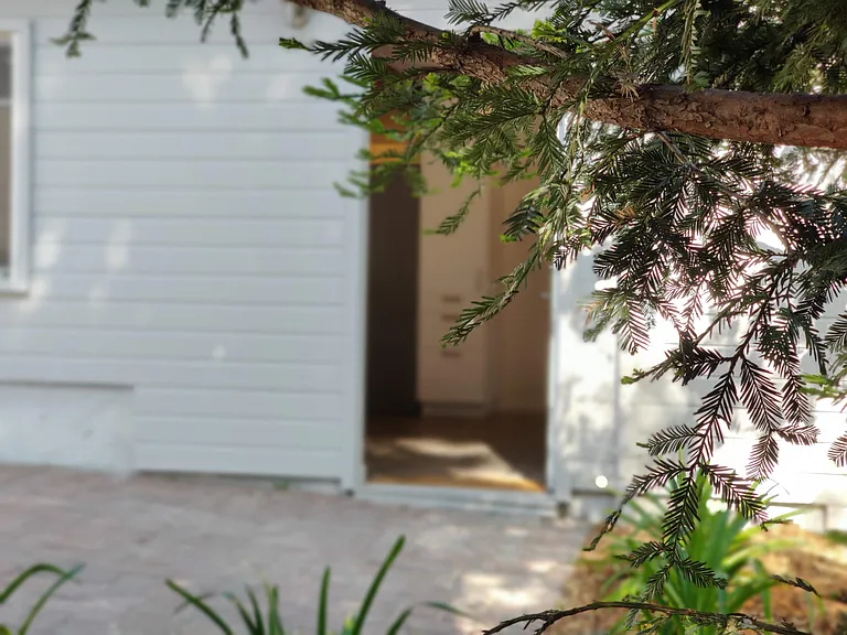 Atherton Ave — Photo 17