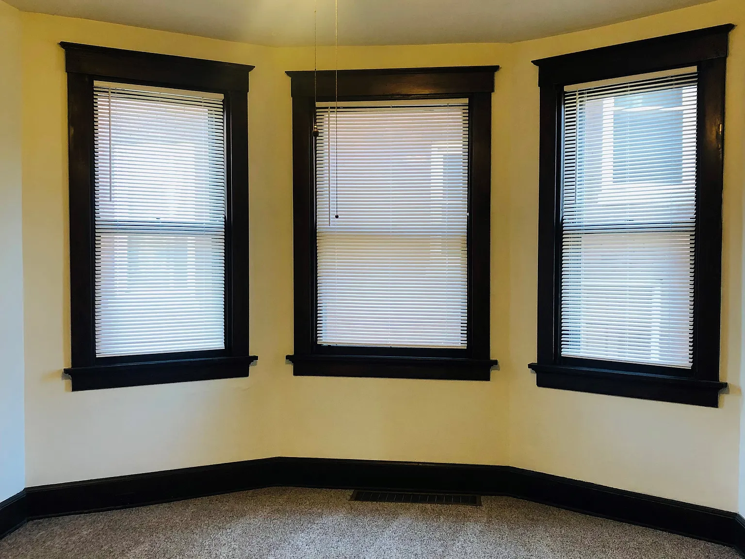 2 bed, 1000 sqft, $1,200 — Photo 3