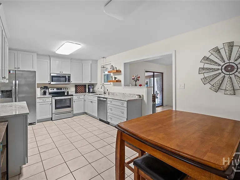 527 Red Oak Dr — Photo 33