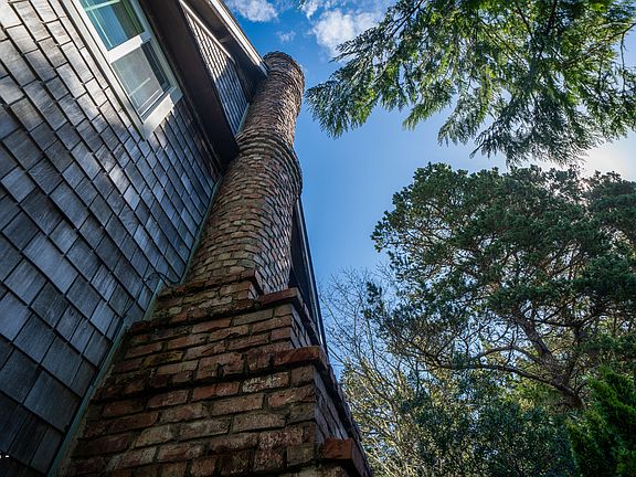 3rd image of 5460 Palisades Dr