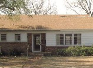 129 W Ollie St, Floydada, TX 79235