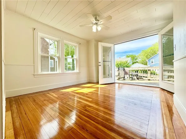 34 Kent Ave, East Providence, RI 02914