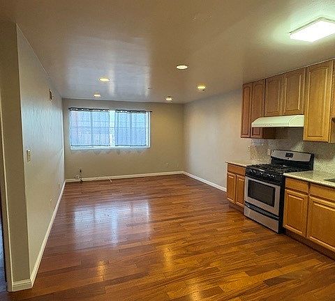 5th image of 3312 Balboa St