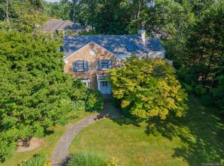 2 W Woods Road, Great Neck, NY 11020