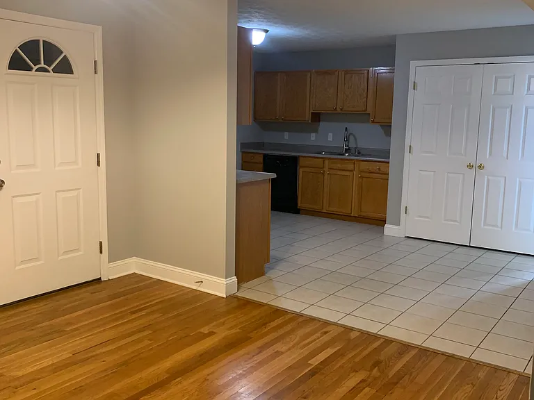 626 Hampton Way — Photo 7