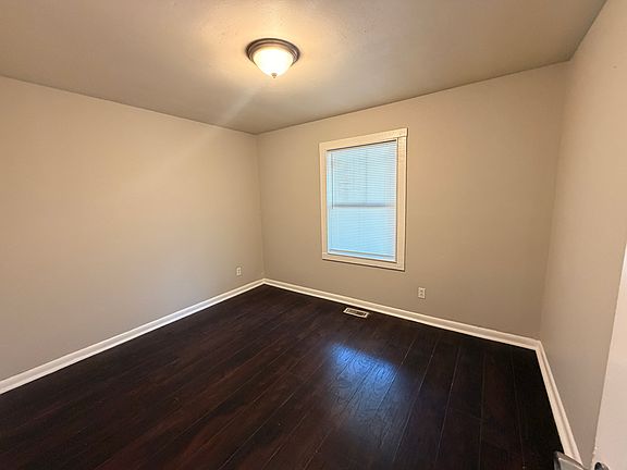 5th image of 825 Rodey Ave #1