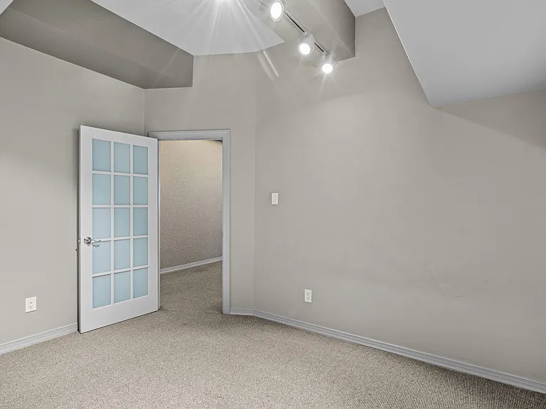 844 N 29th St #122 — Photo 23
