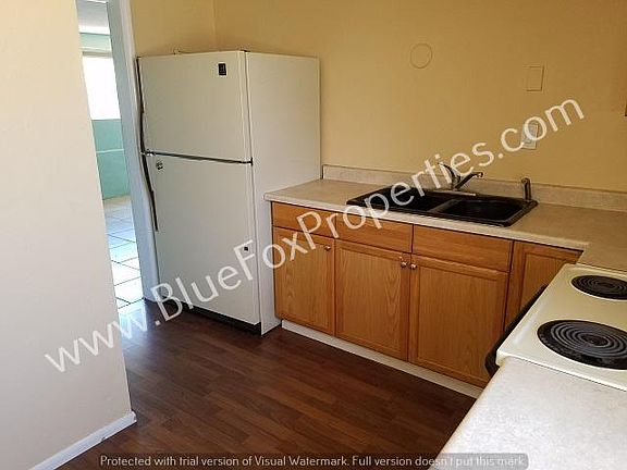 2nd image of 3201 E Linden St #2