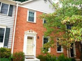 7906 Birchtree Ct, Springfield, VA 22152