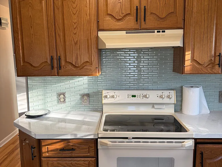 2278 E Logan Ave — Photo 11