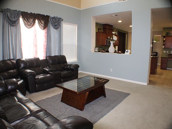 Family Room/2nd Living room