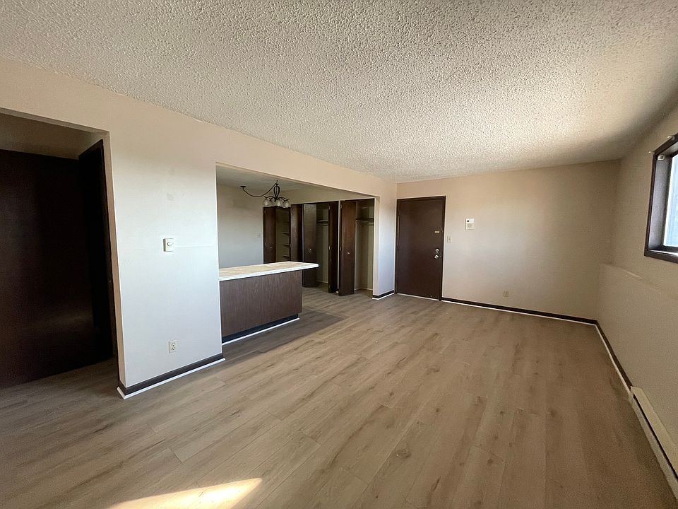 1st image of 520 Bellarmine Dr E APT 3