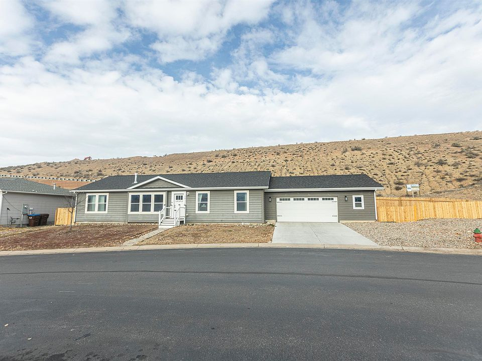 1st image of 2432 Pioneer Way