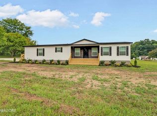 420 Southern Ln, Oneida, TN 37841