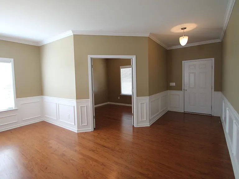 1112 Jasmine Dr — Photo 3