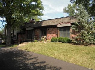 314 Glyn Cagny Rd, Ballwin, MO 63021