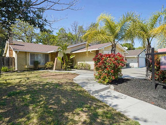 3rd image of 785 Arbor Oaks Dr
