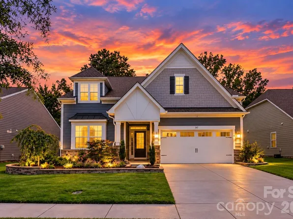 317 Picasso Trl, Mount Holly, NC 28120