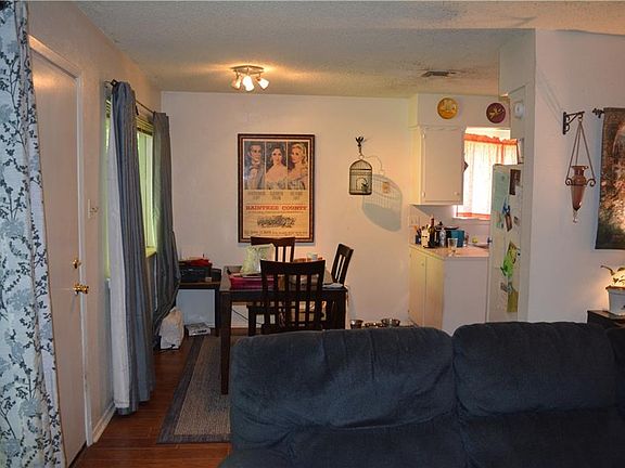 5th image of 7502 Loganberry Dr