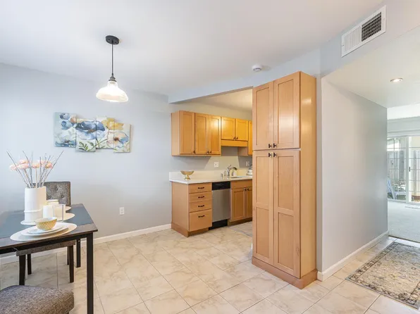 1452 Townview Avenue, Santa Rosa, CA 95405